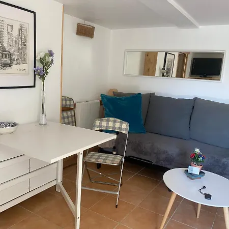 Проживание в семье Du Moulin