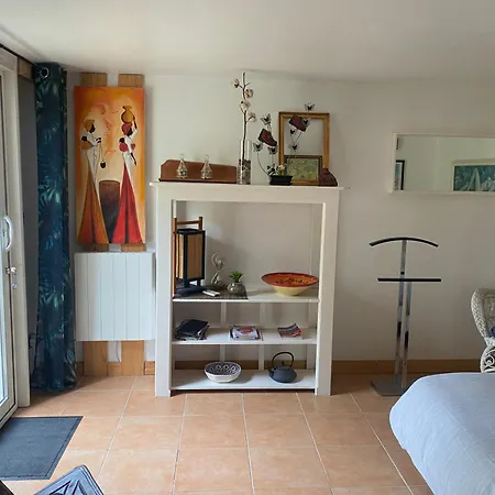 Проживание в семье Du Moulin